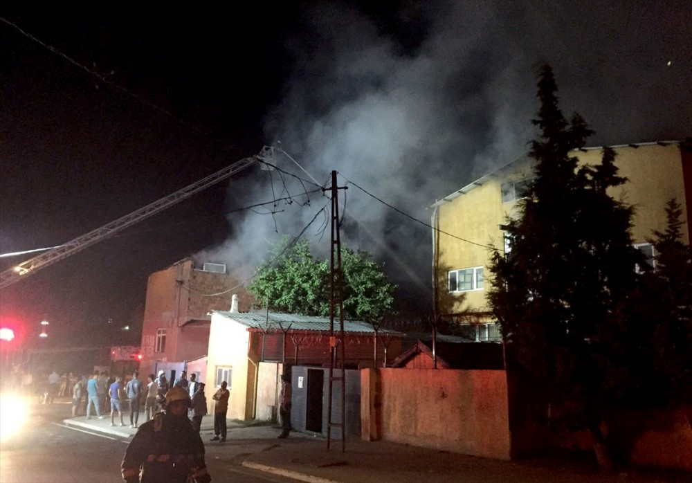 Arnavutköy'de bir fabrikada yangın çıktı!