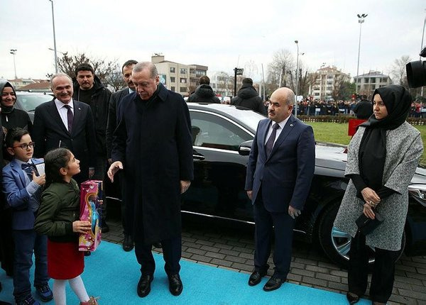 Erdoğan şehit evini ziyaret edip dua etti!