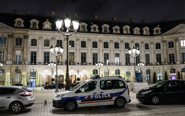 Paris’te ünlü otelde milyon dolarlık soygun