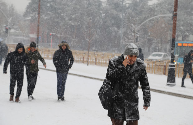 Erzurum, Kars ve Tunceli'de kar yağışı etkili oldu