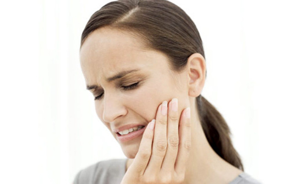 Üst dişlerdeki enfeksiyonlar sinüzite neden olabilir