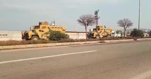 Mevziler kazılıyor: Obüslerin yönü Afrin'e çevrildi!