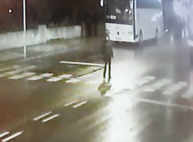 Ortaköy'de korkunç kaza! Önce otobüs sonra kamyonet çarptı!