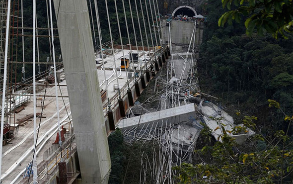 Kolombiya'da dev köprü koptu! Çok sayıda ölü var