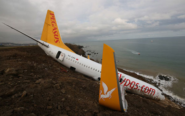 O uçakla ilgili şok iddia! Pilot yanlış butona bastı!