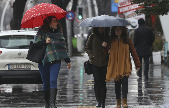 Antalya'da hava çok kötü meteorolojiden alarm geldi