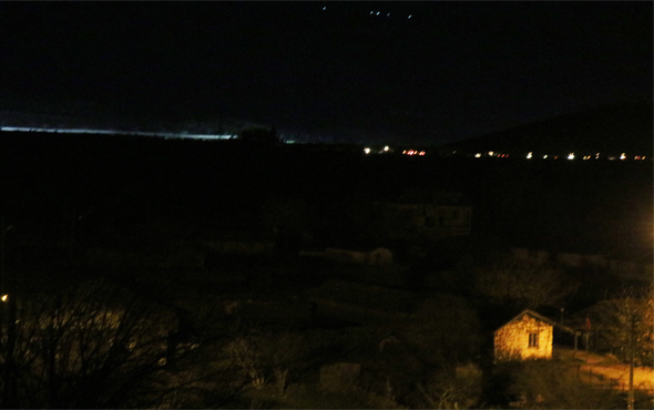 Obüsler PKK/PYD hedeflerini vuruyor, tanklar sınıra yığılıyor