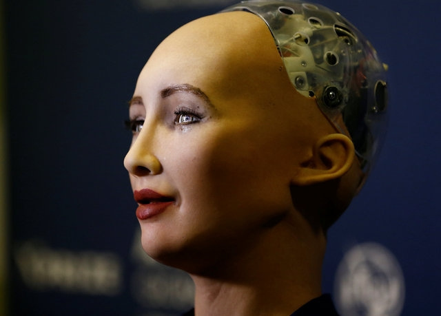 İnsansı robot Sophia Türkiye'ye geliyor