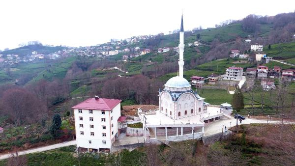 Fıkra değil gerçek: Caminin içinden yol geçirdiler!