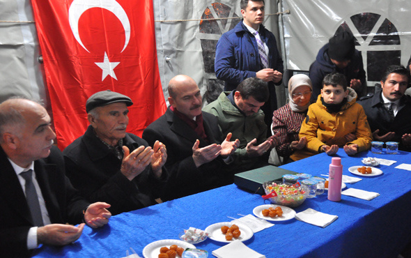  Bakan Soylu, Bitlis şehidi Hilmi Öz'ün baba evini ziyaret etti