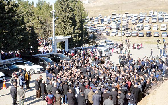 Öldürülen şeyh için 500 metrelik sofra kuruldu!