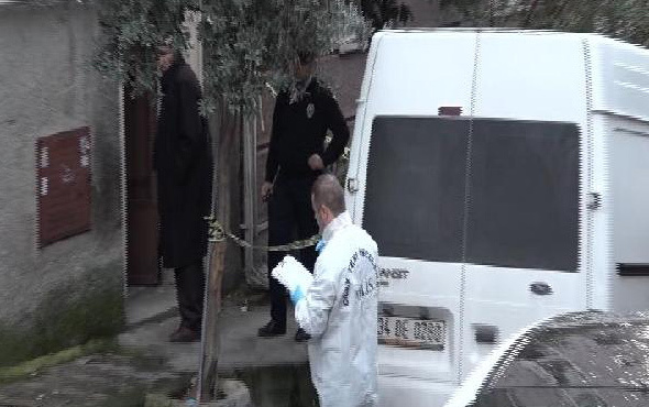 Beyoğlu'nda bir polis evinde ölü bulundu