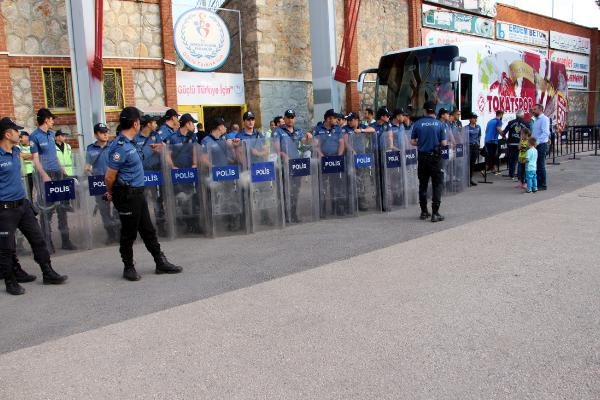 Ortalık karıştı Ahmet Dursun çıldırdı: Benim kalecime kim saldırdı