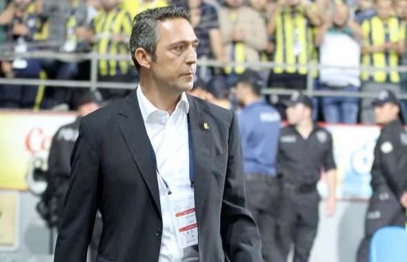 Ali Koc Ihaneti Acikladi Fenerbahce Nin Soyunma Odasina Hali Serip Internet Haber