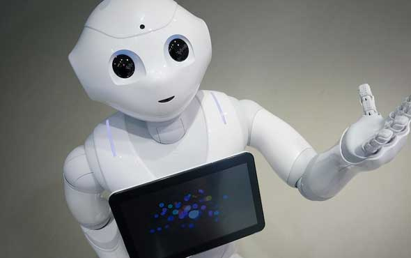 İngiltere parlamentosundan bir ilk: Robot 'tanık' oldu