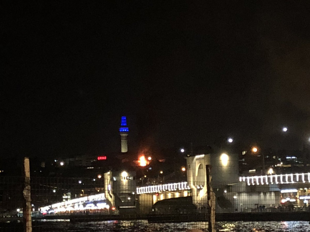 Eminönü'nde bir iş hanında yangın