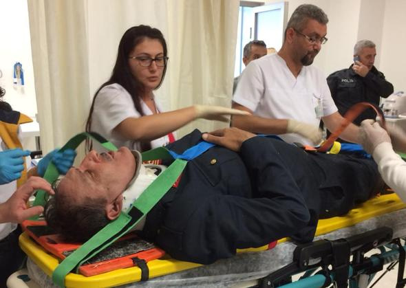 Ünlü oyuncu Cem Özer korkuttu: Hemen hastaneye kaldırıldı!