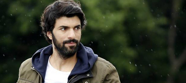 Beren Saat Engin Akyürek ve Ozan Güven aynı dizide