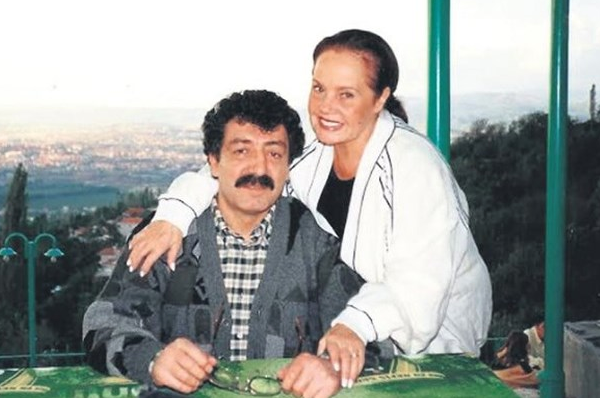 Müslüm Gürses'in eşi Muhterem Nur: İntiharı düşünmedim değil!