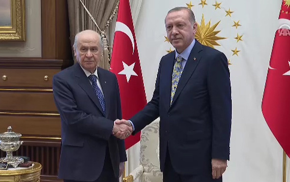 Erdoğan ve Bahçeli görüşmesi başladı gözler Külliye'de