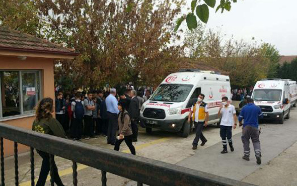 Lisede büyük panik! Herkesi tahliye ettiler