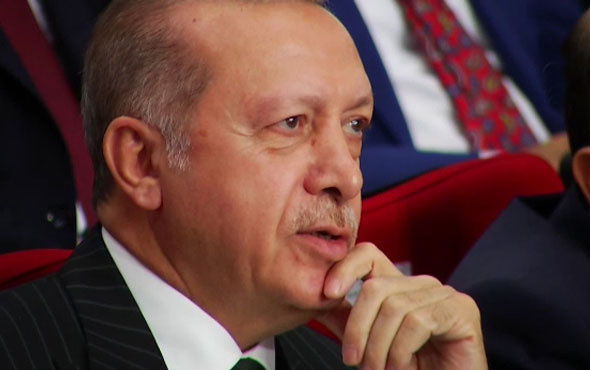 Cumhurbaşkanı Erdoğan sevdiği şarkıya böyle eşlik etti