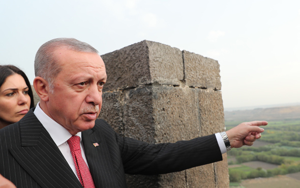 Cumhurbaşkanı Erdoğan, Sur’u gezdi incelemelerde bulundu