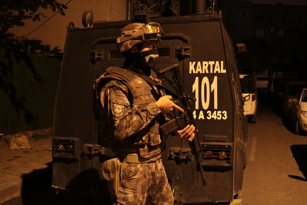Gaziosmanpaşa’da dev operasyon: 40 gözaltı
