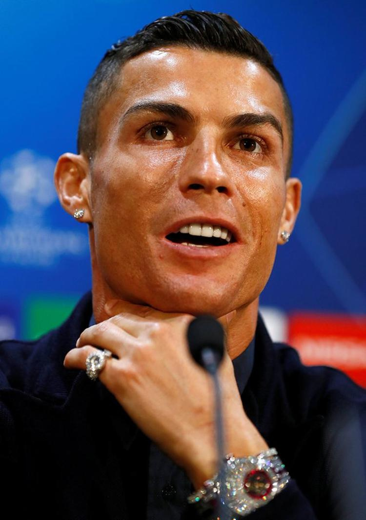Saatini göstermek isteyen Ronaldo'nun canı çıktı! Tam 14 milyon lira...