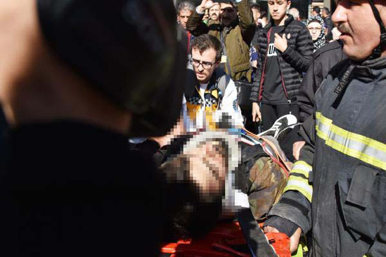 Konya'da kan donduran intihar! 42'nci kattan atladı AVM çatısına düştü