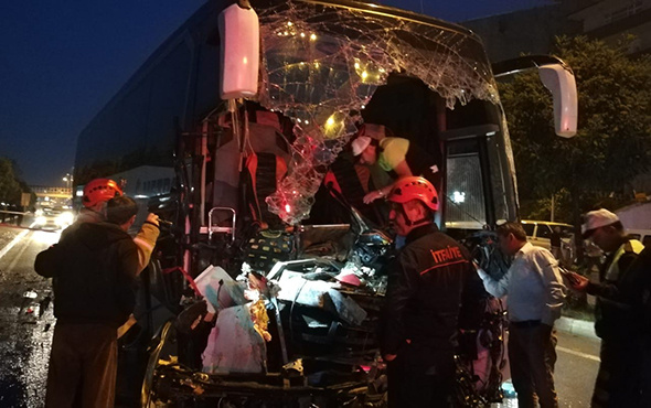 Yolcu otobüsü TIR'a çarptı: Ölü ve çok sayıda yaralı var!