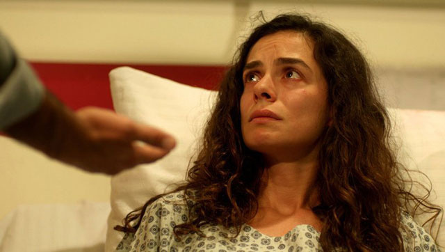 Fox TV'nin Kadın dizisi hayranlarını yıktı geçti Özge Özpirinçci gözyaşlarına boğuldu
