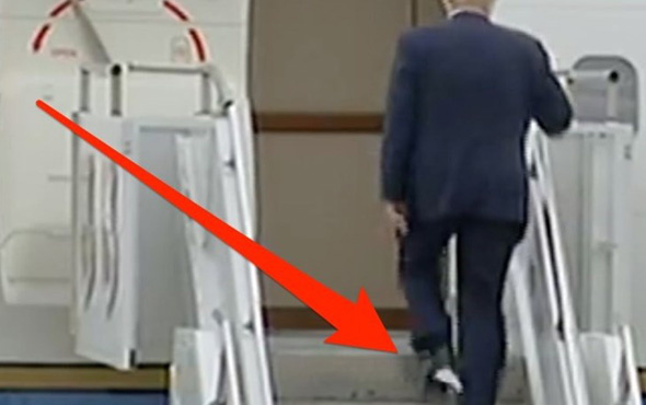Trump'ın ayakkabısına tuvalet kağıdı yapıştı