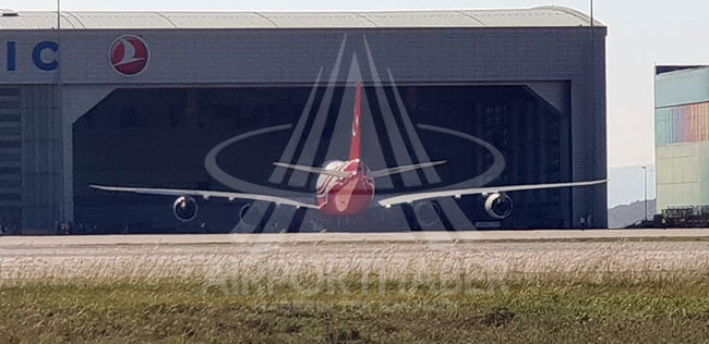 Katar'ın hediye ettiği uçak yeni haliyle ilk kez görüntülendi! İşte VIP uçağın son hali...