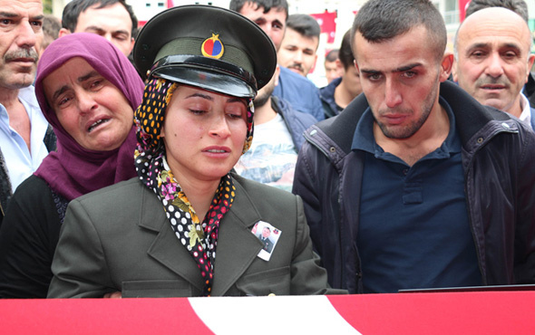 Batman şehitleri uğurlandı Şehidin nişanlısı askeri üniformasını giydi