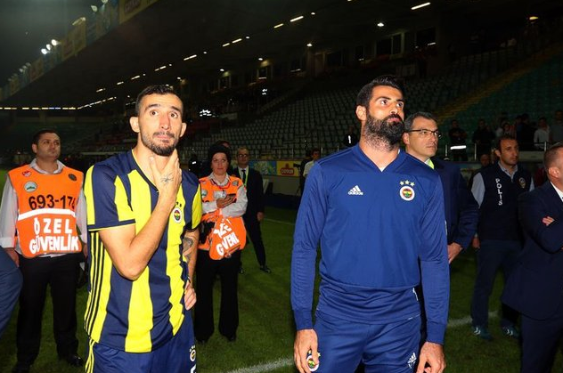 Fenerbahçe'de yaşanan kadro dışı operasyonunun sebepleri!