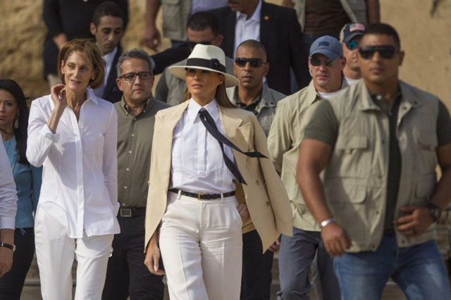 Melania Trump’ın Afrika kıyafetleri gündem oldu