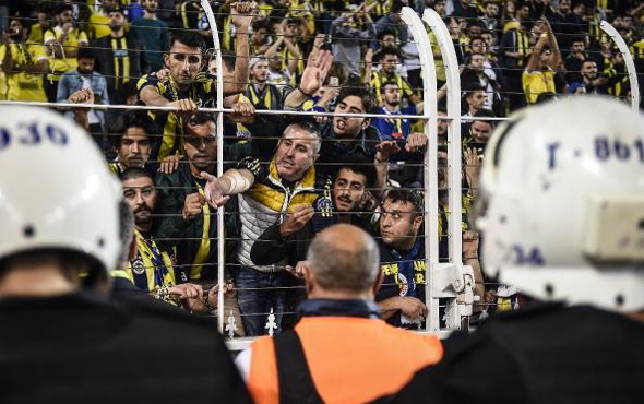 Fenerbahçeli taraftarların Cocu krizi!