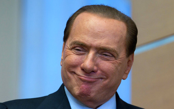 Berlusconi'den esprili paylaşım: "Karadeniz, kara değilmiş!"