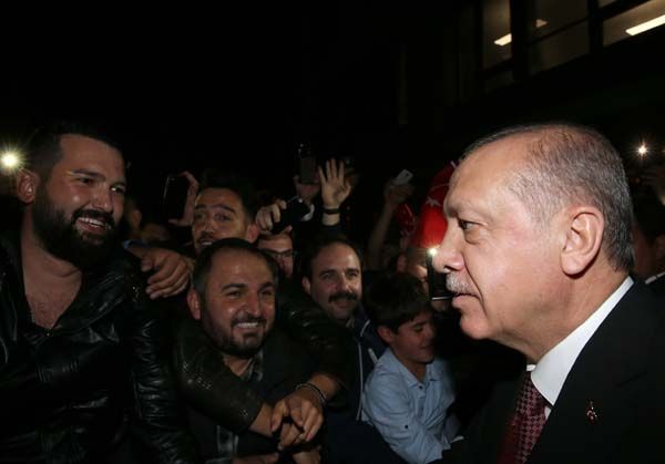 Cumhurbaşkanı Erdoğan'a sevgi gösterisi