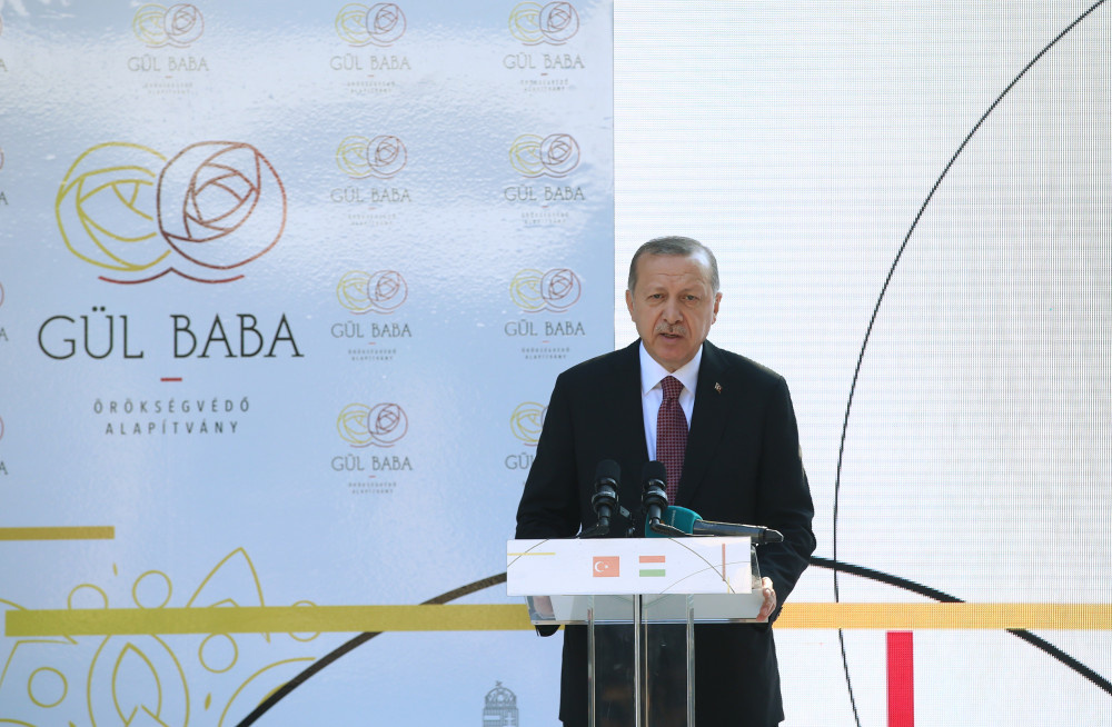 Cumhurbaşkanı Erdoğan Gül Baba Türbesi'nde