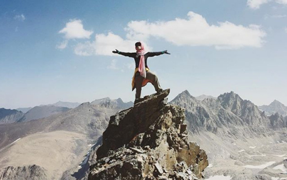 Zirveye çıkan ilk Afgan kadın En büyük dağa tırmandı