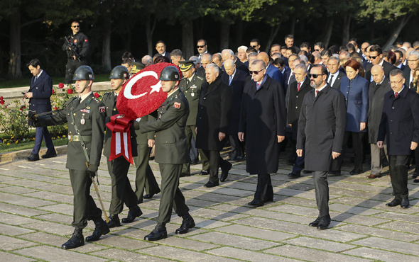 Anıtkabir'de dikkat çeken görüntüler Erdoğan Akşener ve Bahçeli'yi...