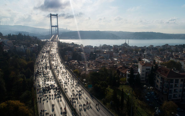 Vodafone İstanbul Maratonu koşuldu! Rekorla kazandılar