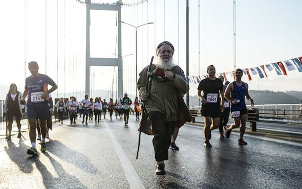 İstanbul Maratonu'nda 85'lik delikanlılar gençlere taş çıkarttı renkli görütüler