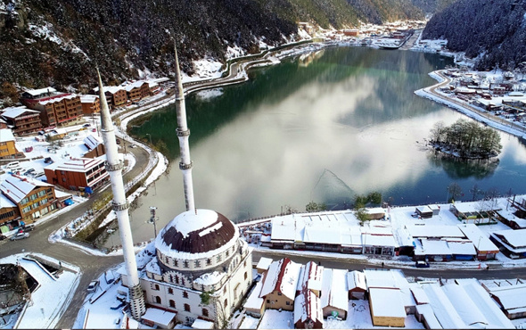 Uzungöl karlar altında kartpostallık görrüntüler