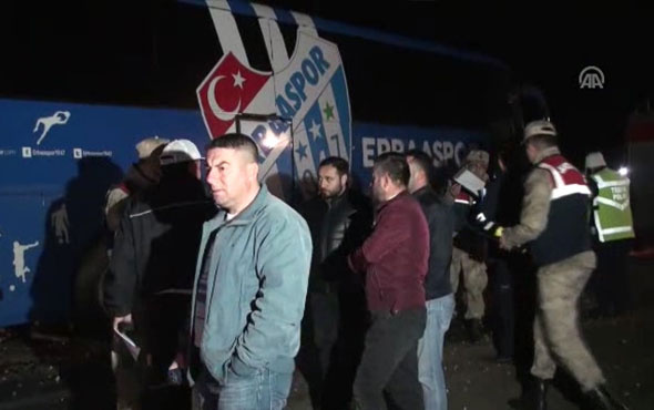 Erbaaspor takım otobüsü kaza yaptı: 1 ölü, 3 yaralı