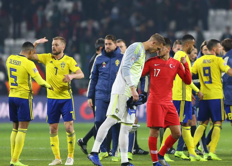 Milli Takım maçında skandal olay! İsveçlilere 2 penaltı sözü!