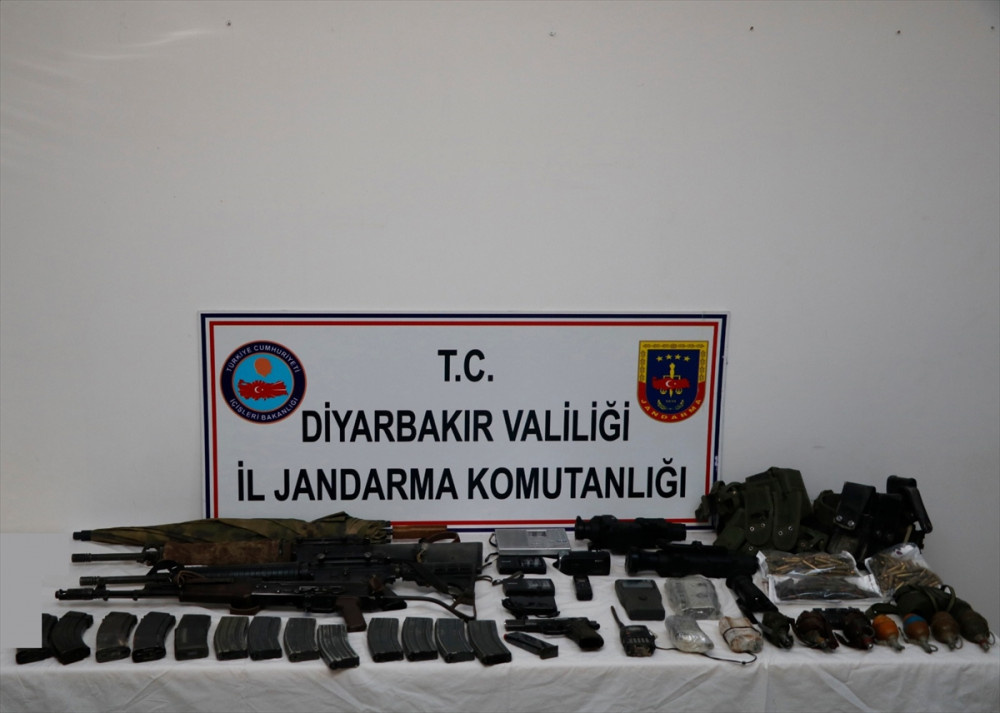 Diyarbakır'da yakalanan PKK'lıların üzerinden bunlar çıktı