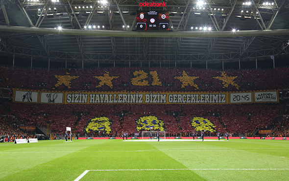 Galatasaray taraftarından müthiş koreografi